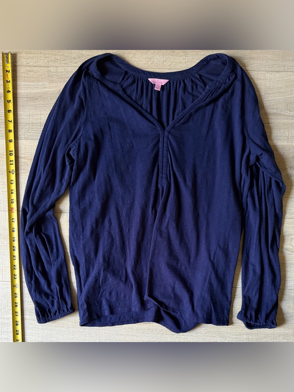 Lily Pulitzer Women's Long-Sleeve V-Neck Tee in Dark Blue XL